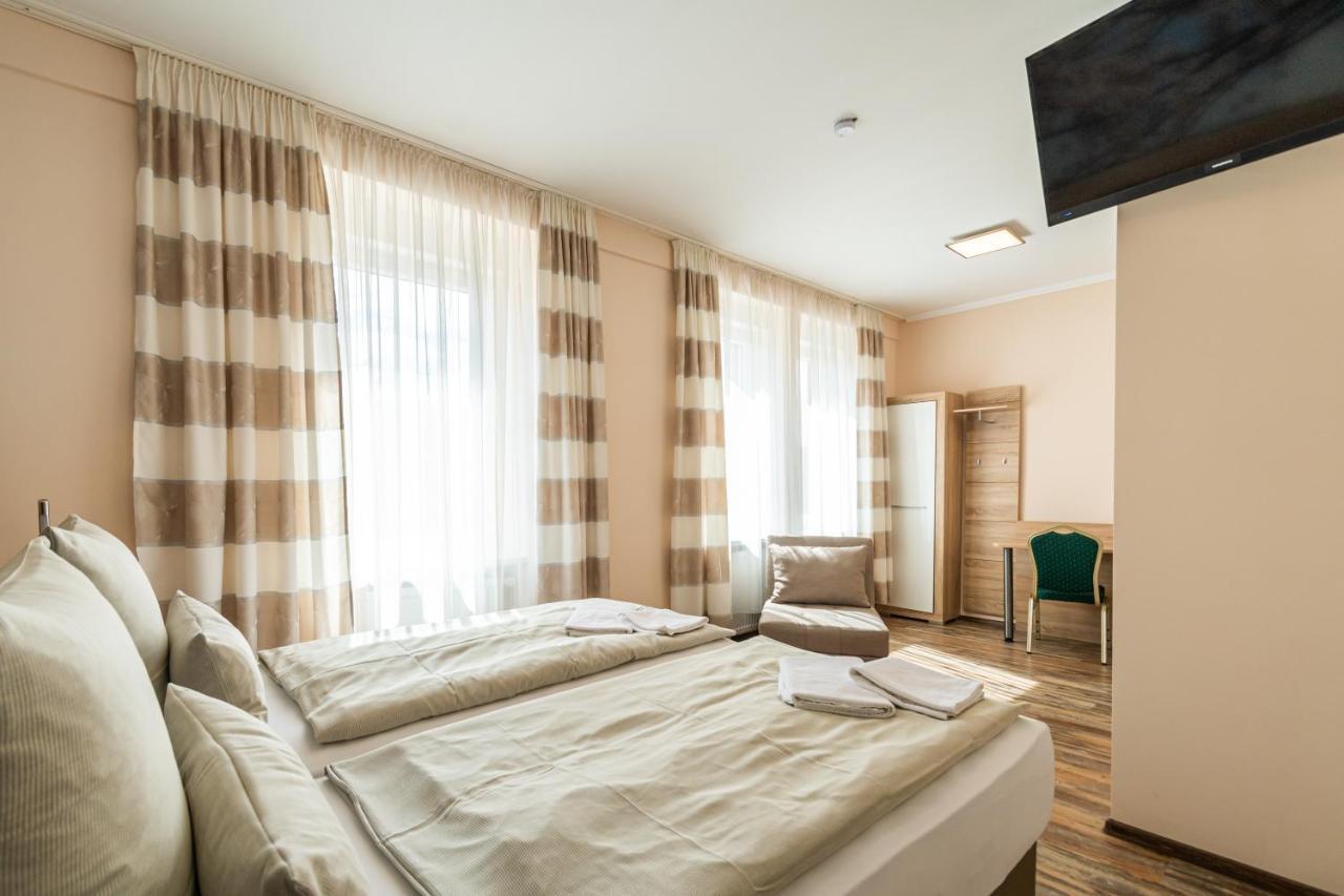 Hotel Mettlacher Hof ภายนอก รูปภาพ