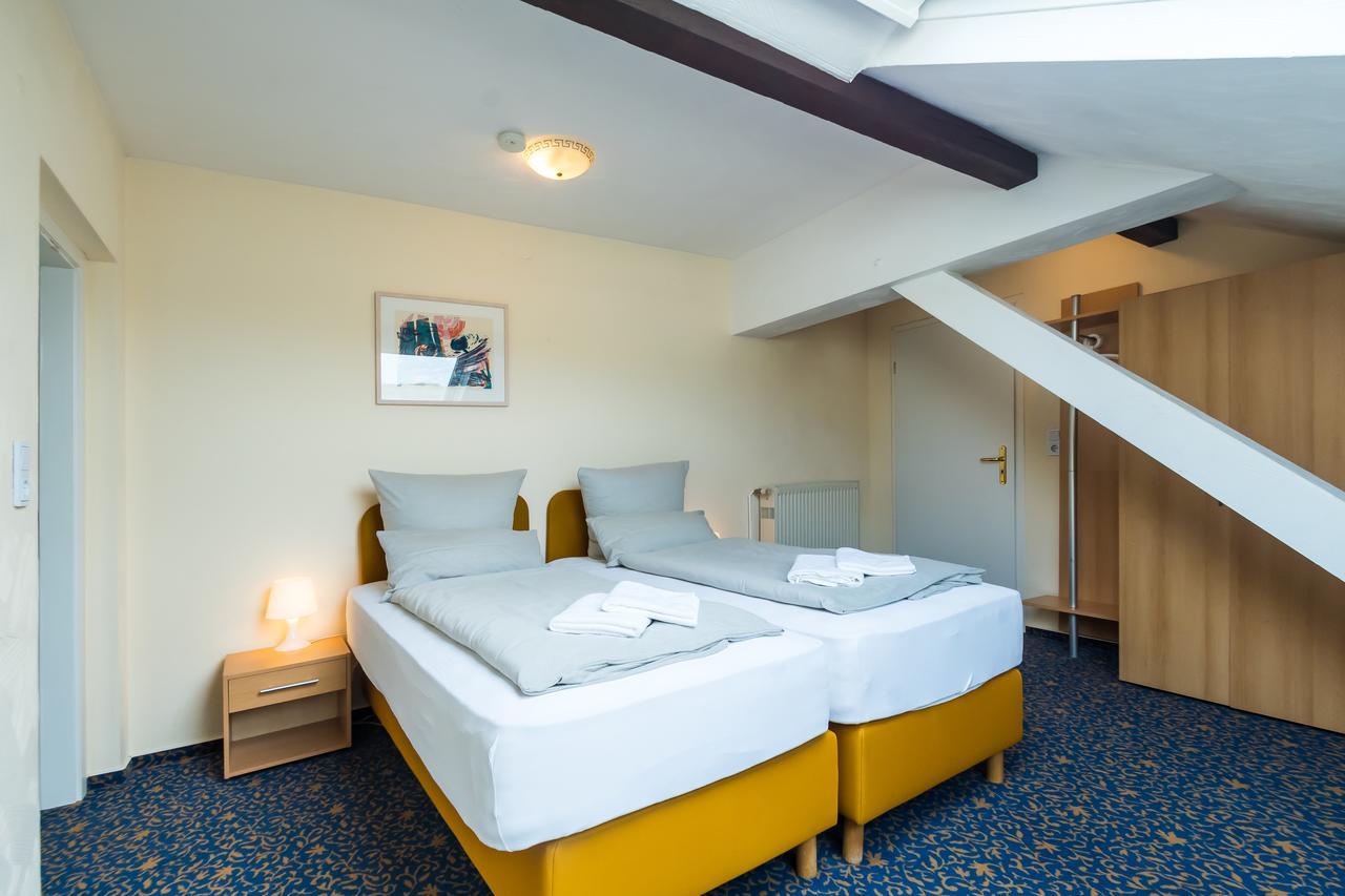 Hotel Mettlacher Hof ภายนอก รูปภาพ